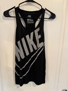 Nike black grey Swoosh Slim Fit Athletic active gym workout Tank Top Size Small